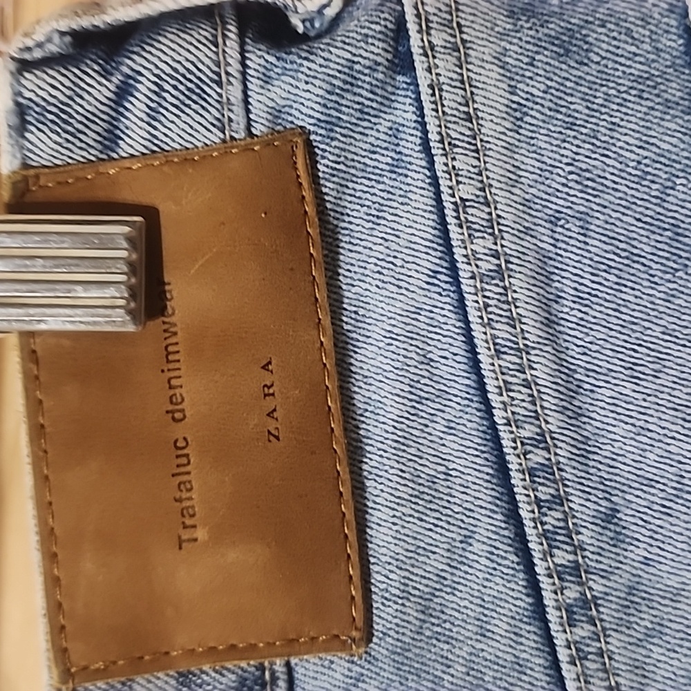 Zara Denim Shorts Size 2 Womens Distressed - Picture 6 of 8